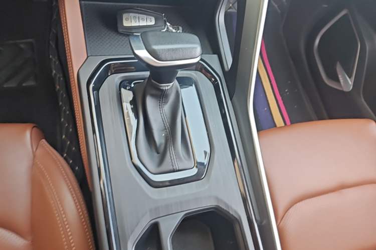 Used Geely Auto Vision X6 2021 PRO 1.4T Automatic Prestige Model Gear Lever