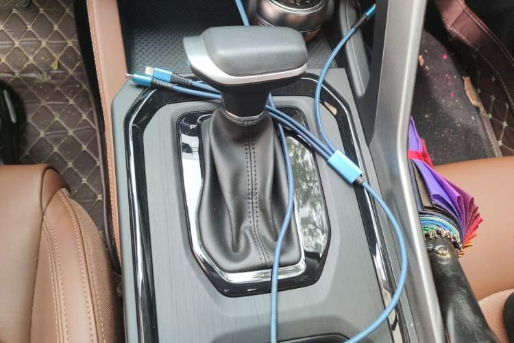 Used Geely Auto Vision X6 2021 PRO 1.4T Automatic Prestige Model Gear Lever