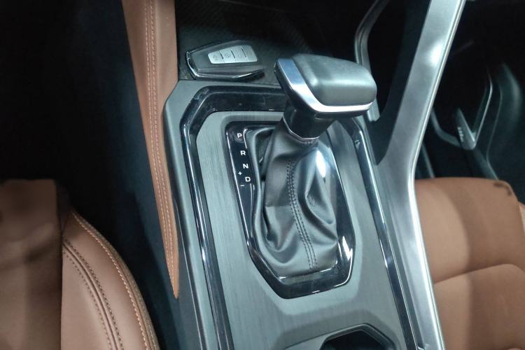 Used Geely Auto Vision X6 2021 PRO 1.4T Automatic Prestige Model Gear Lever