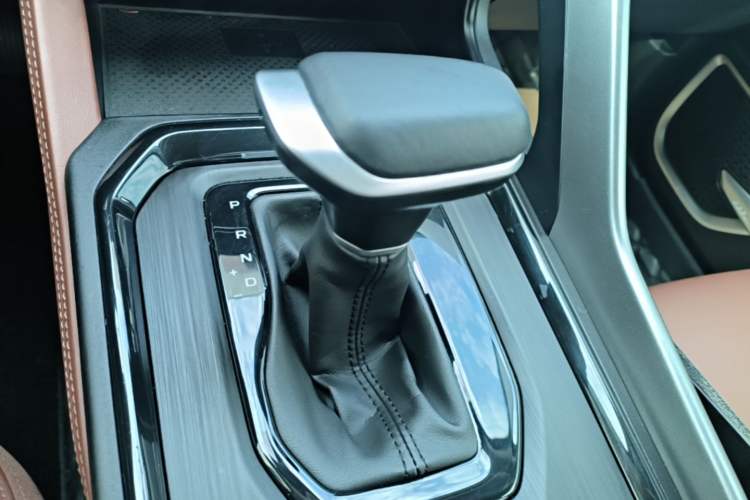 Used Geely Auto Vision X6 2021 PRO 1.4T Automatic Prestige Model Gear Lever
