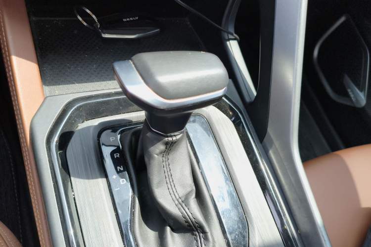 Used Geely Auto Vision X6 2021 PRO 1.4T Automatic Prestige Model Gear Lever