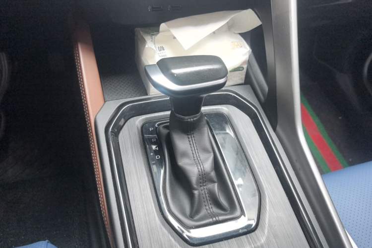 Used Geely Auto Vision X6 2021 PRO 1.4T Automatic Prestige Model Gear Lever