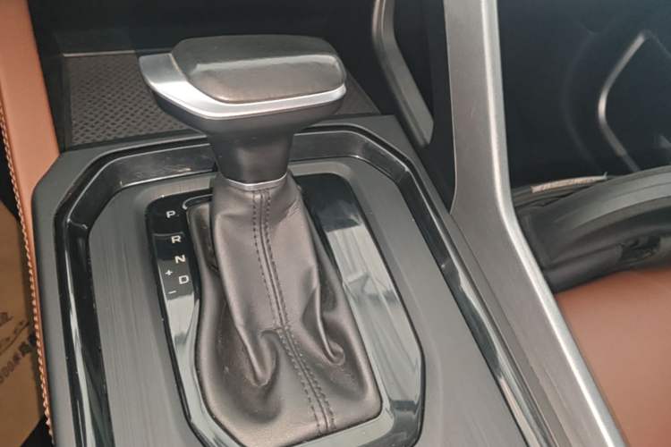 Used Geely Auto Vision X6 2021 PRO 1.4T Automatic Prestige Model Gear Lever