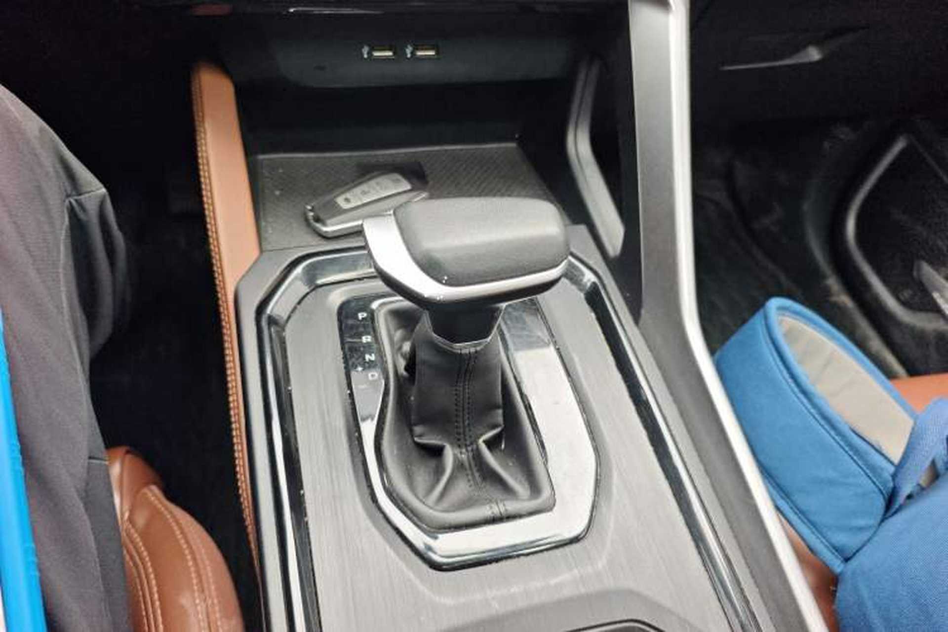 Used Geely Auto Vision X6 2021 PRO 1.4T Automatic Prestige Model Gear Lever