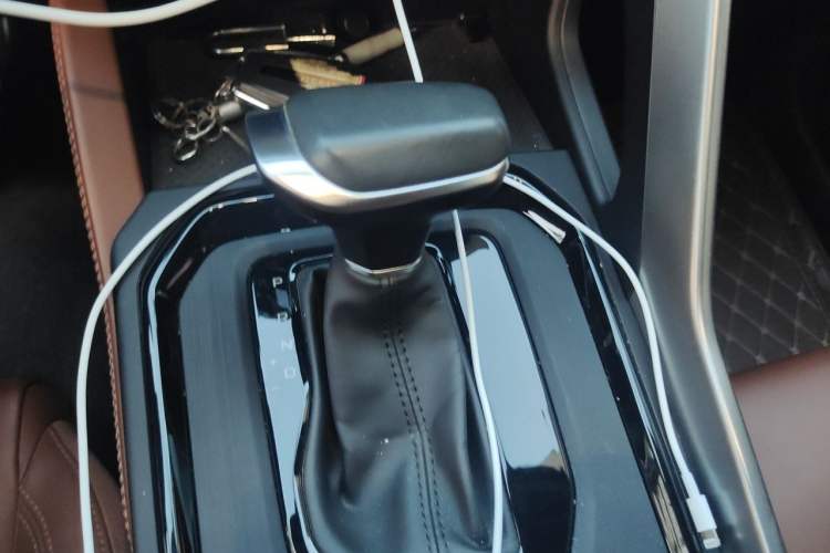 Used Geely Auto Vision X6 2021 PRO 1.4T Automatic Prestige Model Gear Lever
