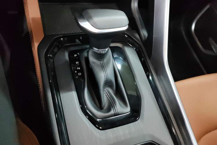 Used Geely Auto Vision X6 2021 PRO 1.4T Automatic Prestige Model Gear Lever