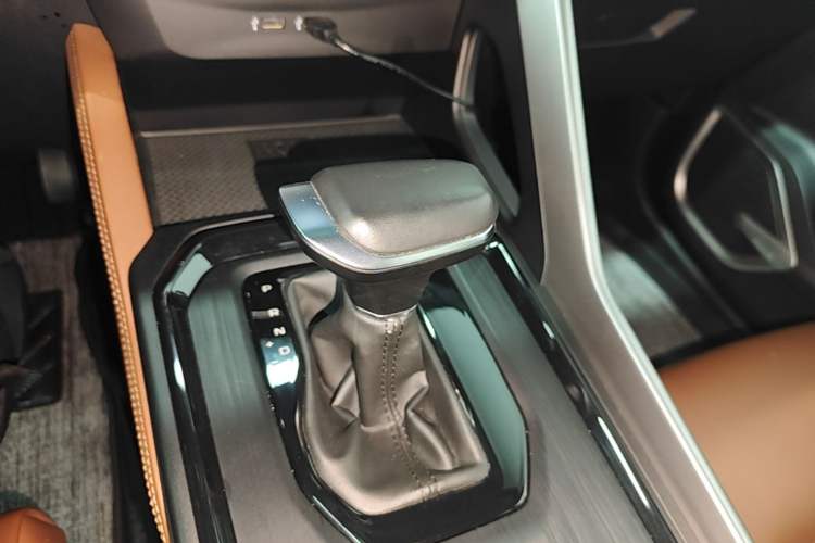 Used Geely Auto Vision X6 2021 PRO 1.4T Automatic Prestige Model Gear Lever