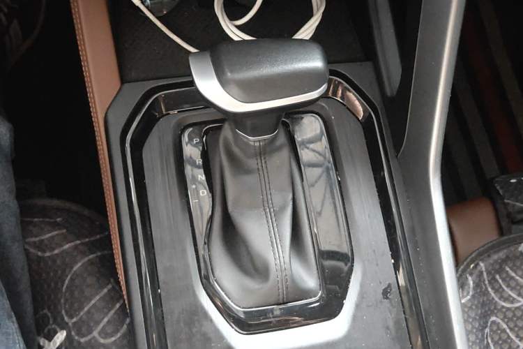 Used Geely Auto Vision X6 2021 PRO 1.4T Automatic Prestige Model Gear Lever