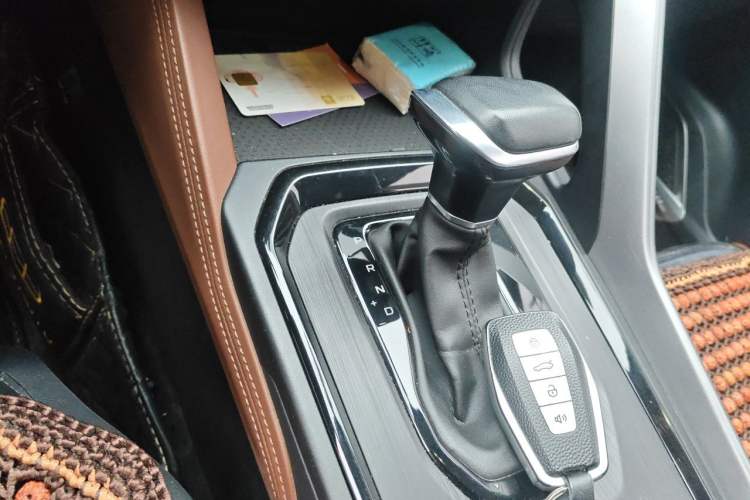 Used Geely Auto Vision X6 2021 PRO 1.4T Automatic Prestige Model Gear Lever