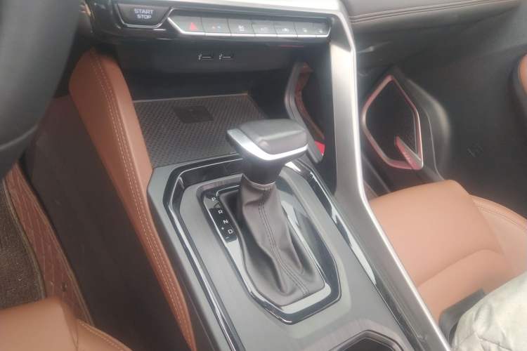 Used Geely Auto Vision X6 2021 PRO 1.4T Automatic Prestige Model Gear Lever