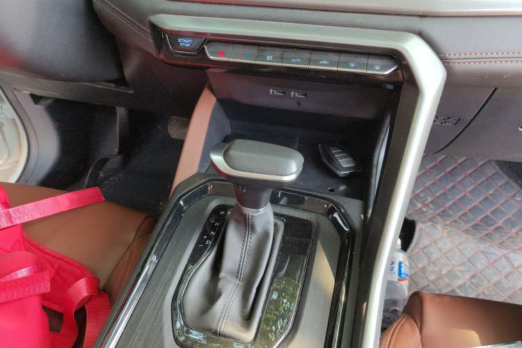 Used Geely Auto Vision X6 2021 PRO 1.4T Automatic Prestige Model Gear Lever