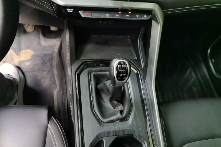 Used Geely Auto Vision X6 2021 PRO 1.4T Manual Luxury Model Gear Lever