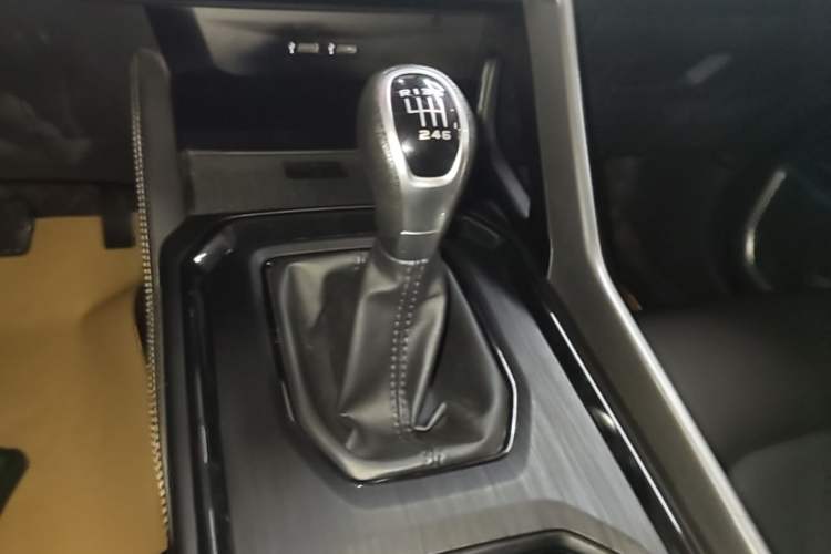 Used Geely Auto Vision X6 2021 PRO 1.4T Manual Luxury Model Gear Lever