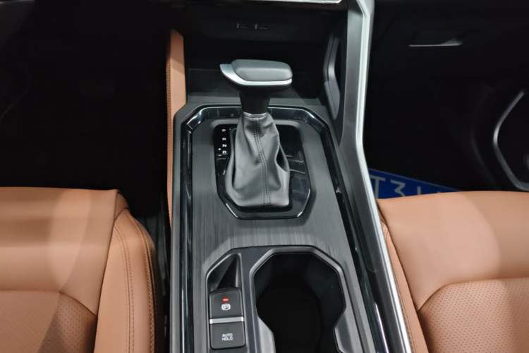 Used Geely Auto Vision X6 2021 PRO 1.4T Automatic Prestige Model Gear Lever