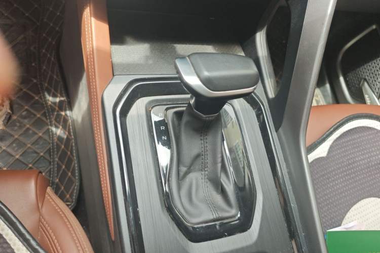 Used Geely Auto Vision X6 2021 PRO 1.4T Automatic Prestige Model Gear Lever