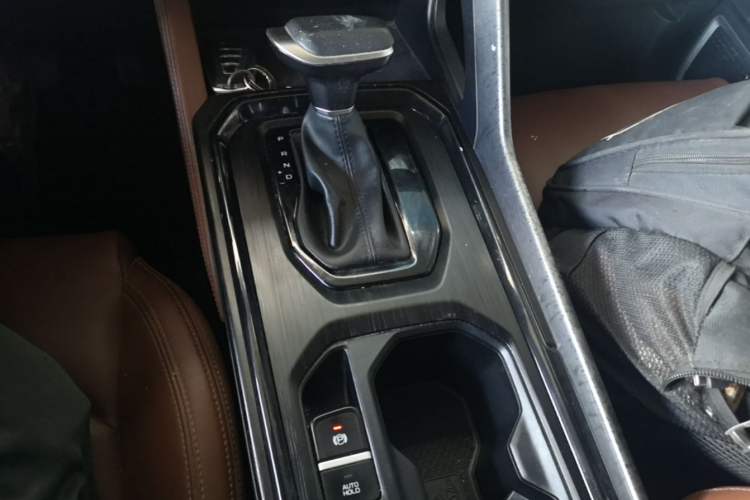 Used Geely Auto Vision X6 2021 PRO 1.4T Automatic Prestige Model Gear Lever