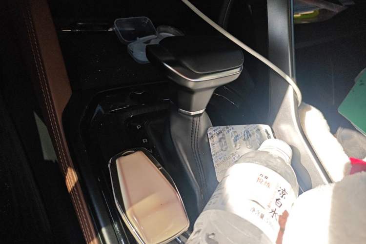 Used Geely Auto Vision X6 2021 PRO 1.4T Automatic Prestige Model Gear Lever
