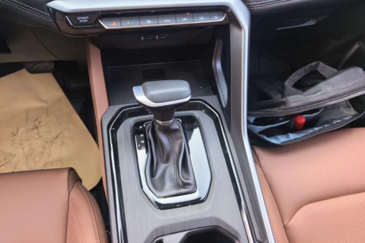 Used Geely Auto Vision X6 2021 PRO 1.4T Automatic Prestige Model Gear Lever