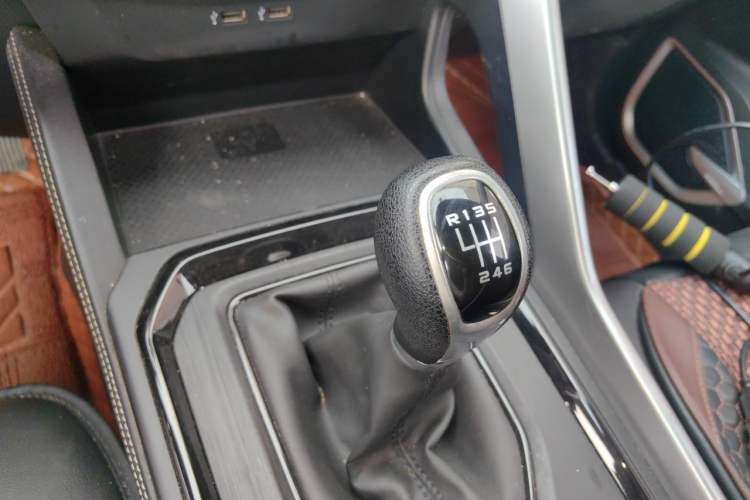 Used Geely Auto Vision X6 2021 PRO 1.4T Manual Luxury Model Gear Lever
