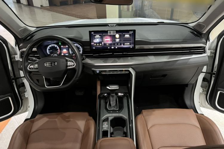Used Geely Auto Vision X6 2021 PRO 1.4T Automatic Prestige Model Interior 1