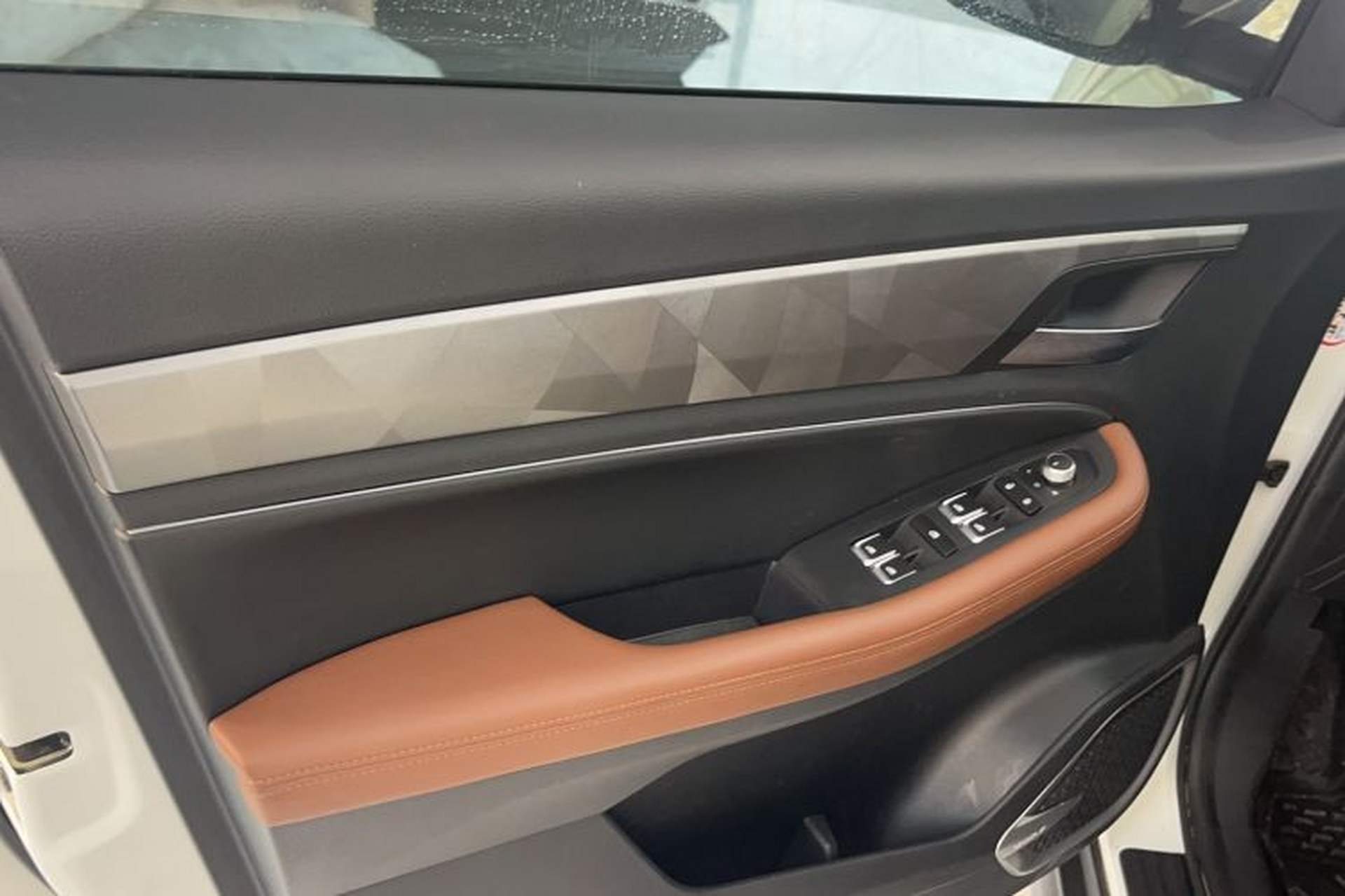 Used Geely Auto Vision X6 2021 PRO 1.4T Automatic Prestige Model Interior 1