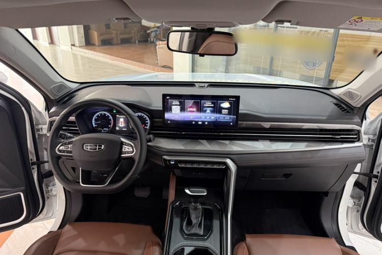 Used Geely Auto Vision X6 2021 PRO 1.4T Automatic Prestige Model Interior 1