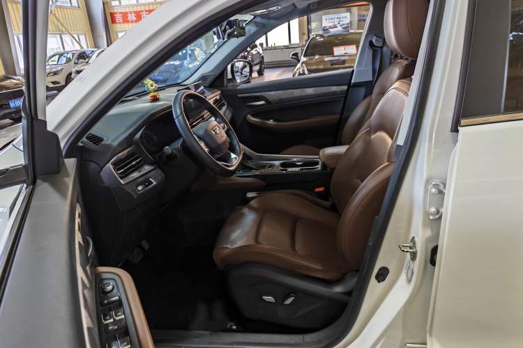 Used Geely Auto Vision X6 2021 PRO 1.4T Automatic Prestige Model Interior 1
