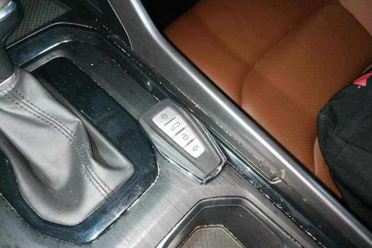 Used Geely Auto Vision X6 2021 PRO 1.4T Automatic Prestige Model Interior 1