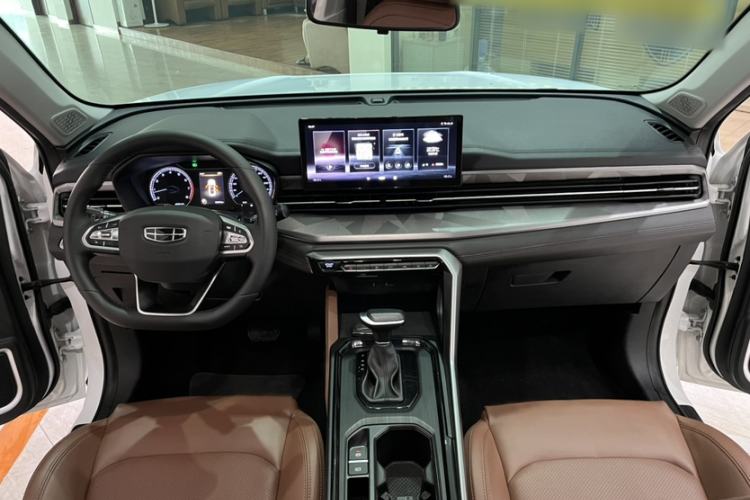 Used Geely Auto Vision X6 2021 PRO 1.4T Automatic Prestige Model Interior 1