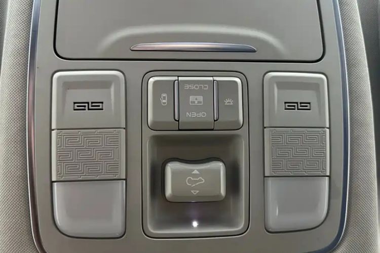 Used Geely Auto Vision X6 2021 PRO 1.4T Automatic Prestige Model Interior 2