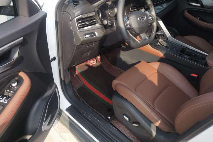 Used Geely Auto Vision X6 2021 PRO 1.4T Automatic Prestige Model Interior 2