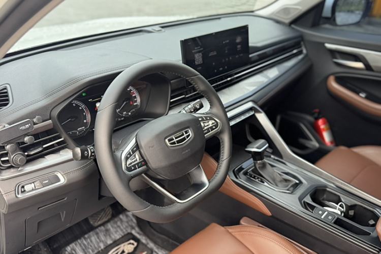 Used Geely Auto Vision X6 2021 PRO 1.4T Automatic Prestige Model Interior 3