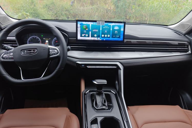Used Geely Auto Vision X6 2021 PRO 1.4T Automatic Prestige Model Interior 3