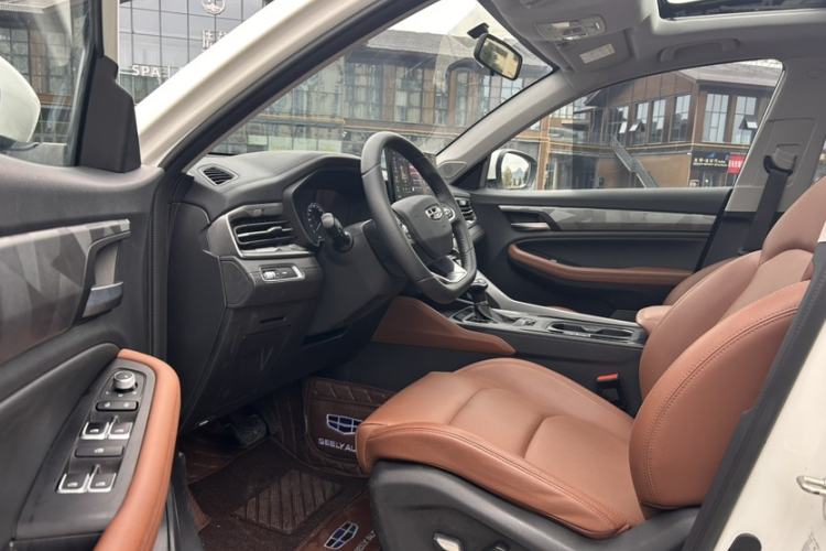 Used Geely Auto Vision X6 2021 PRO 1.4T Automatic Prestige Model Interior 3