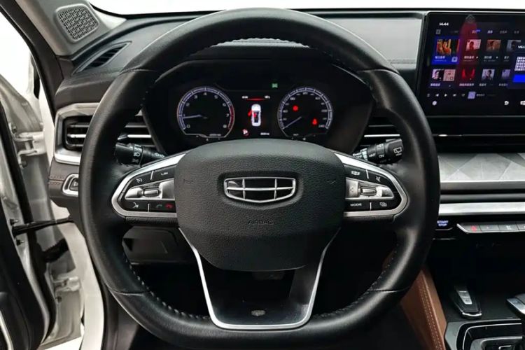 Used Geely Auto Vision X6 2021 PRO 1.4T Automatic Prestige Model Interior 3