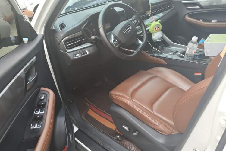 Used Geely Auto Vision X6 2021 PRO 1.4T Automatic Prestige Model Interior 3