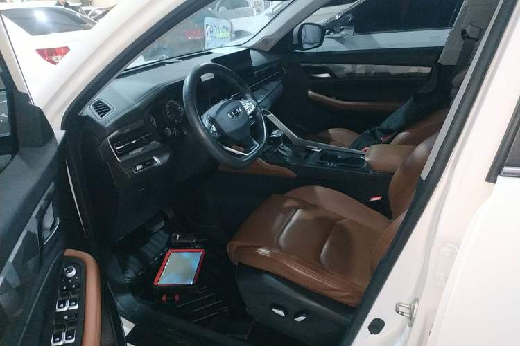 Used Geely Auto Vision X6 2021 PRO 1.4T Automatic Prestige Model Interior 3