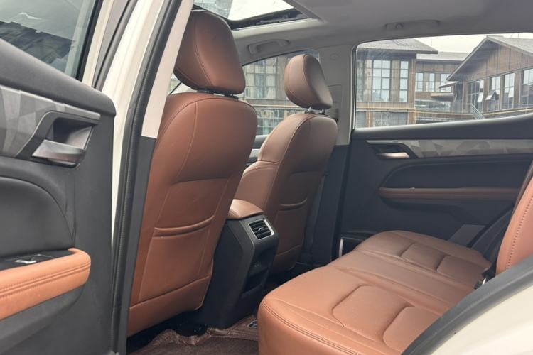 Used Geely Auto Vision X6 2021 PRO 1.4T Automatic Prestige Model Interior 4