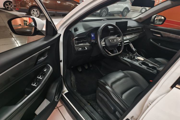Used Geely Auto Vision X6 2021 PRO 1.4T Manual Luxury Model Interior 5