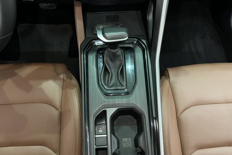 Used Geely Auto Vision X6 2021 PRO 1.4T Automatic Prestige Model Interior 5