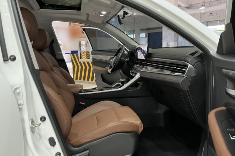Used Geely Auto Vision X6 2021 PRO 1.4T Automatic Prestige Model Interior 9