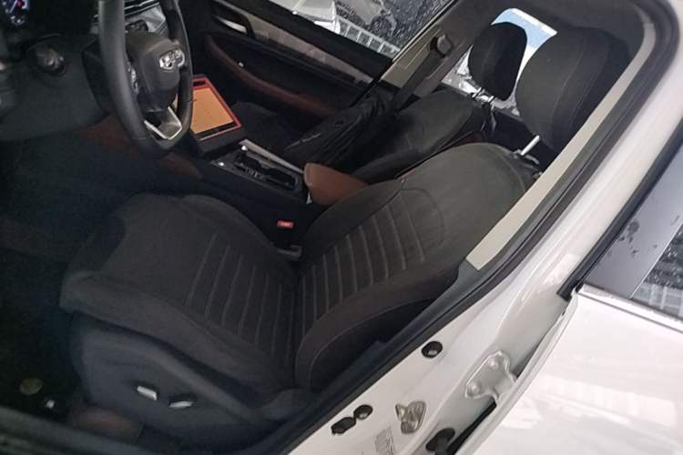 Used Geely Auto Vision X6 2021 PRO 1.4T Automatic Prestige Model Left Front Seat