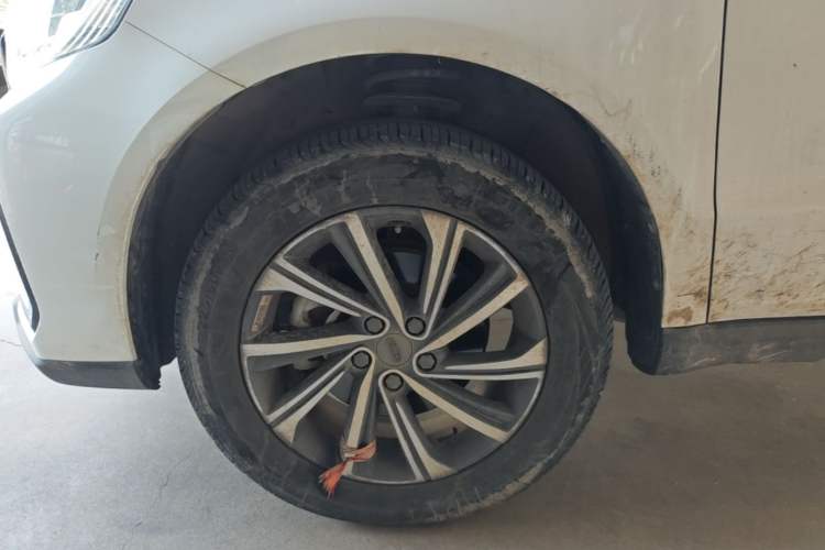 Used Geely Auto Vision X6 2021 PRO 1.4T Automatic Prestige Model Left Front Wheel Hub