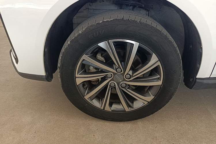 Used Geely Auto Vision X6 2021 PRO 1.4T Automatic Prestige Model Left Front Wheel Hub