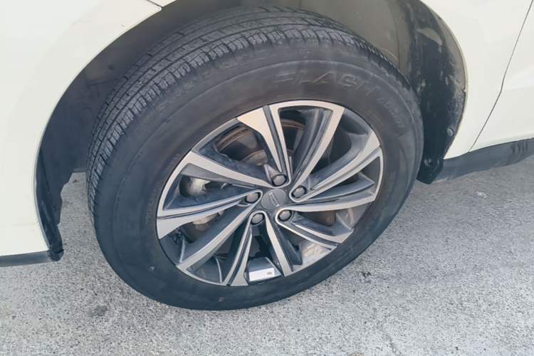 Used Geely Auto Vision X6 2021 PRO 1.4T Automatic Prestige Model Left Front Wheel Hub