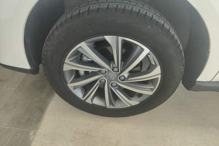 Used Geely Auto Vision X6 2021 PRO 1.4T Automatic Prestige Model Left Front Wheel Hub