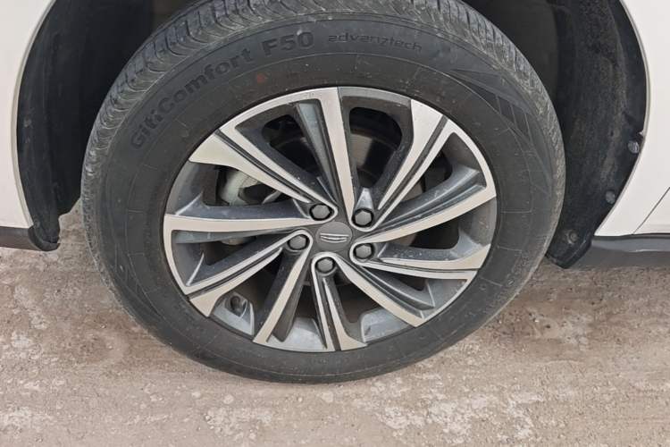 Used Geely Auto Vision X6 2021 PRO 1.4T Automatic Prestige Model Left Front Wheel Hub