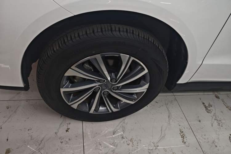 Used Geely Auto Vision X6 2021 PRO 1.4T Automatic Prestige Model Left Front Wheel Hub