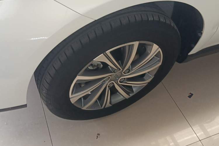 Used Geely Auto Vision X6 2021 PRO 1.4T Automatic Prestige Model Left Front Wheel Hub