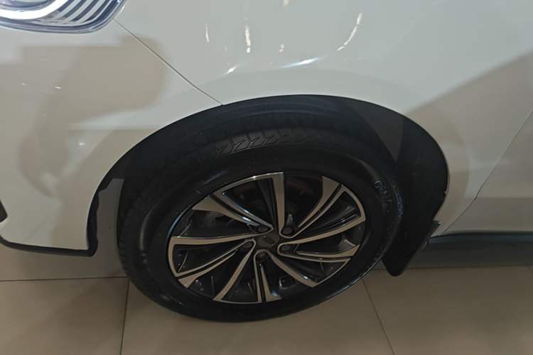 Used Geely Auto Vision X6 2021 PRO 1.4T Automatic Prestige Model Left Front Wheel Hub